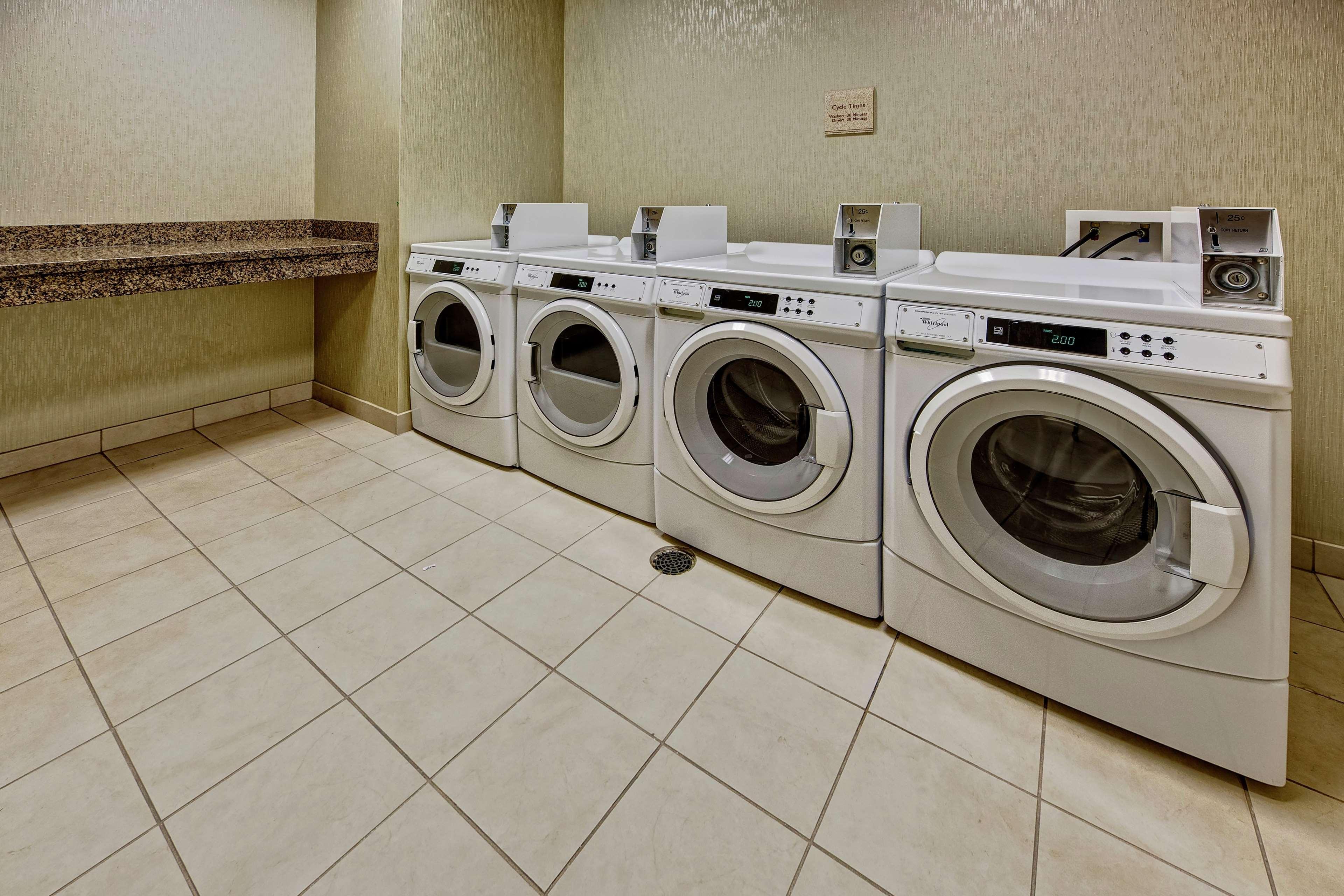Hilton Garden Inn Midtown Талса Экстерьер фото