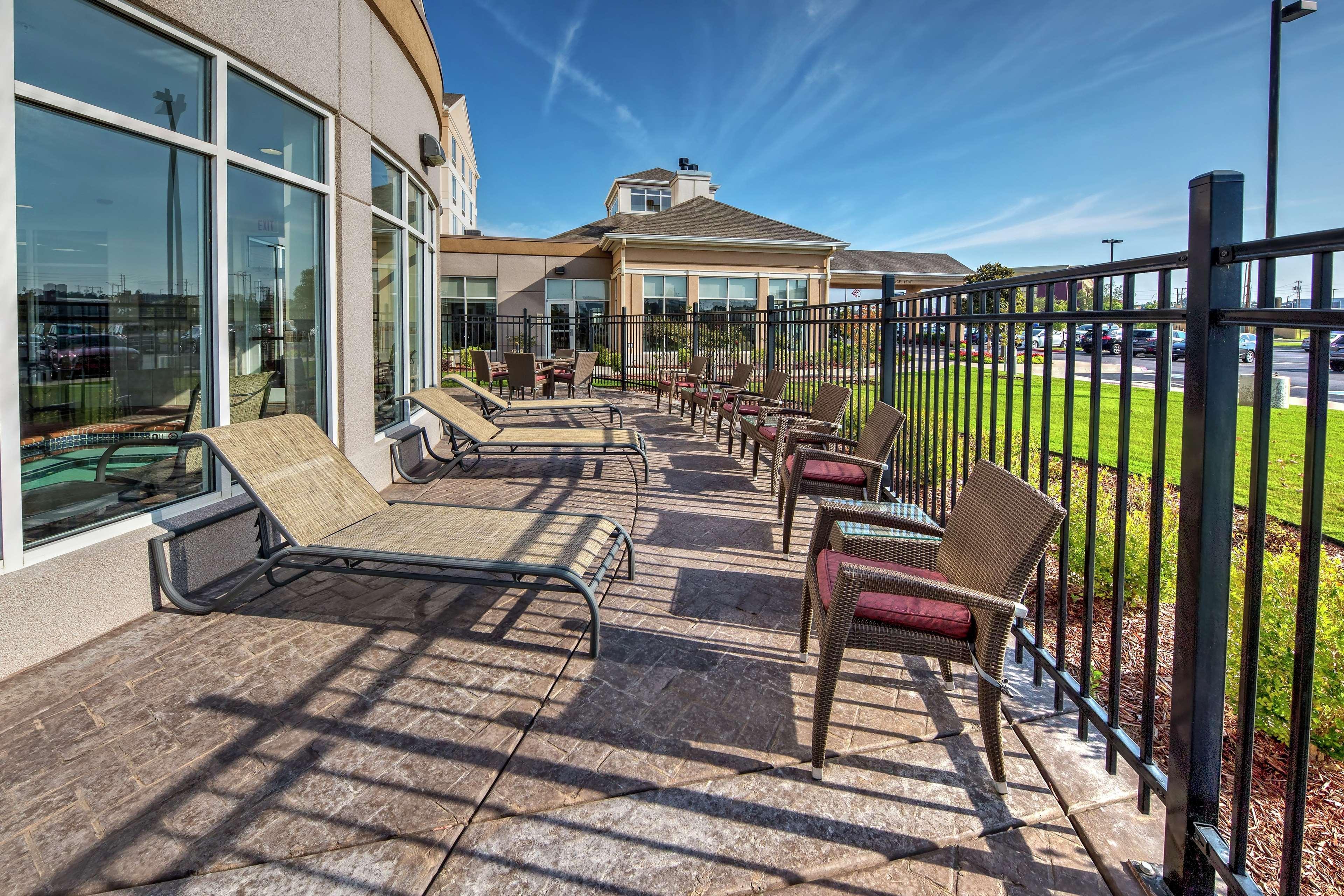 Hilton Garden Inn Midtown Талса Экстерьер фото