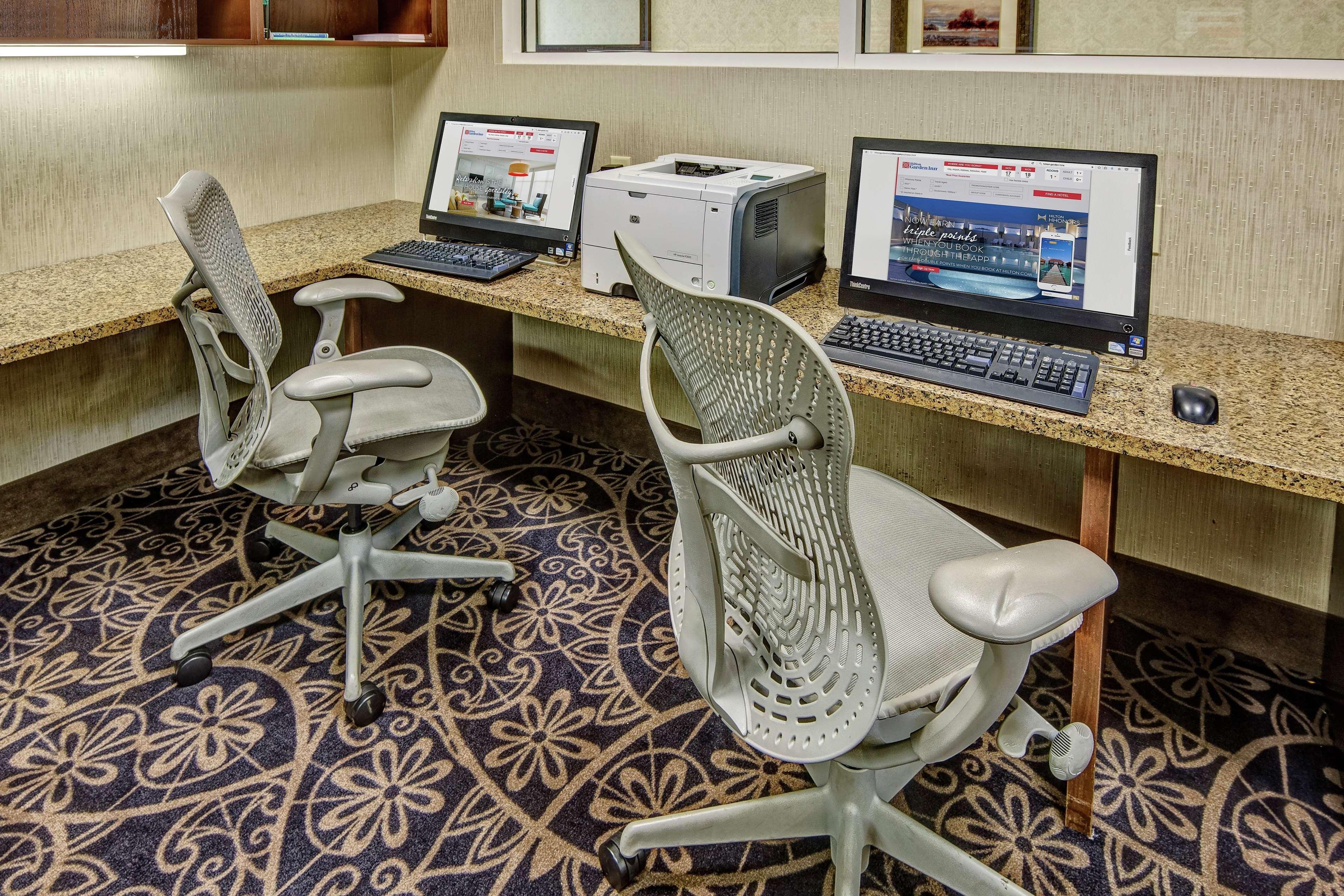 Hilton Garden Inn Midtown Талса Экстерьер фото