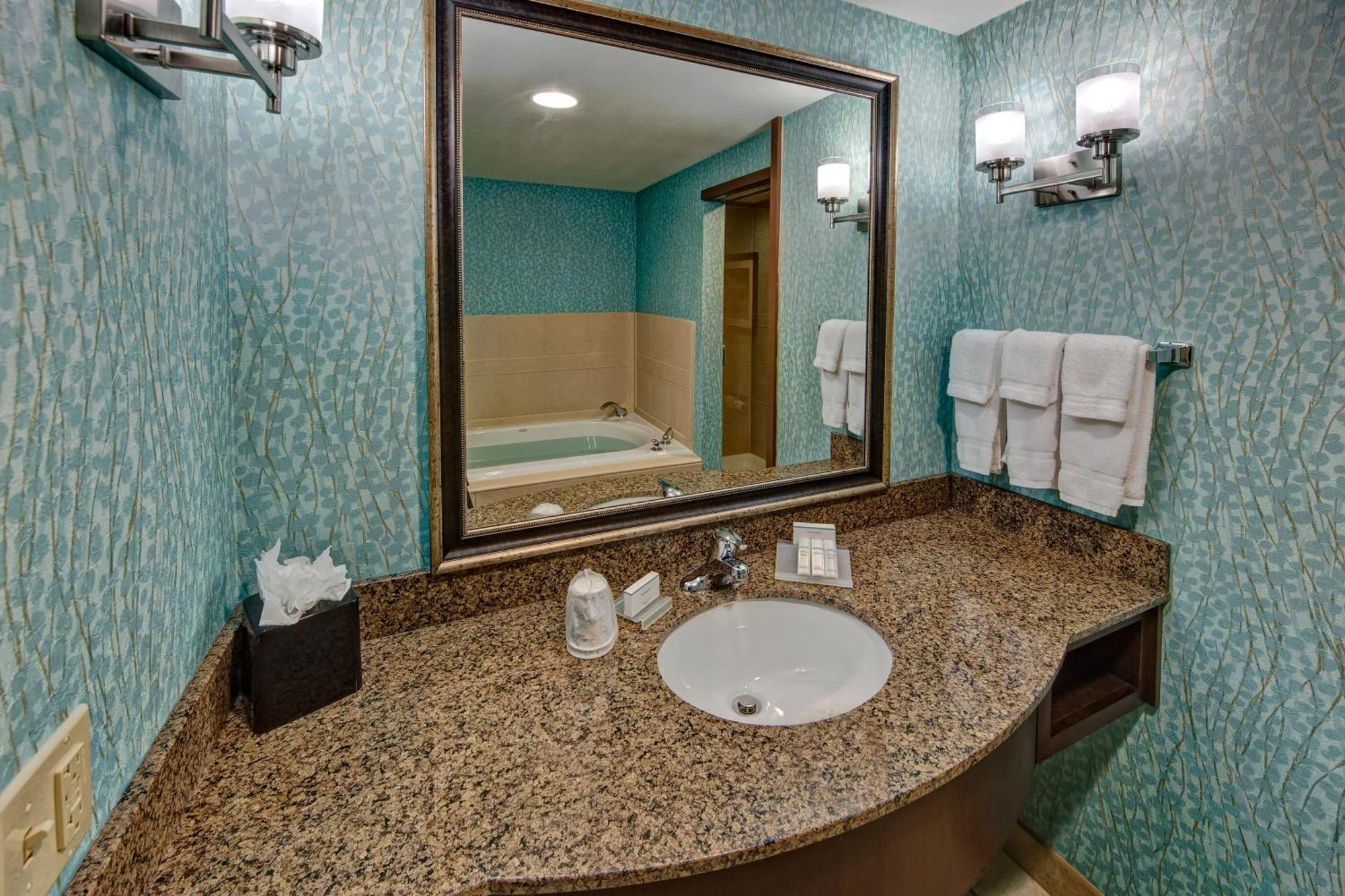 Hilton Garden Inn Midtown Талса Экстерьер фото