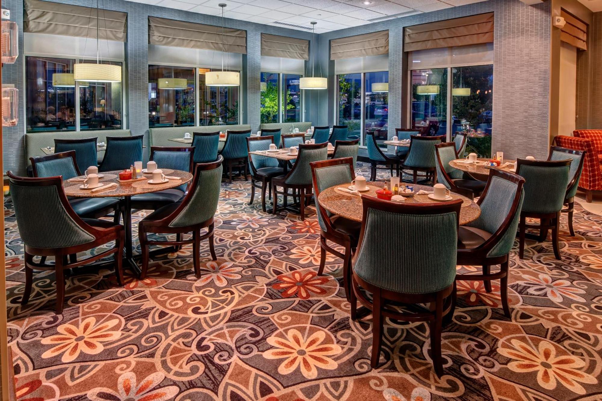Hilton Garden Inn Midtown Талса Экстерьер фото