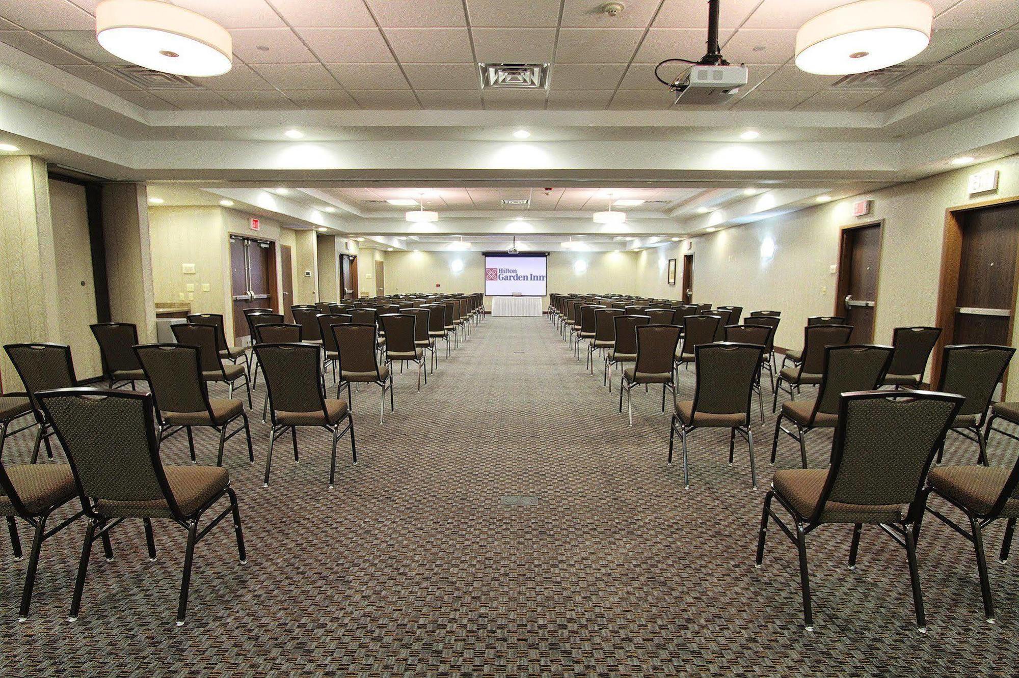 Hilton Garden Inn Midtown Талса Бизнес фото